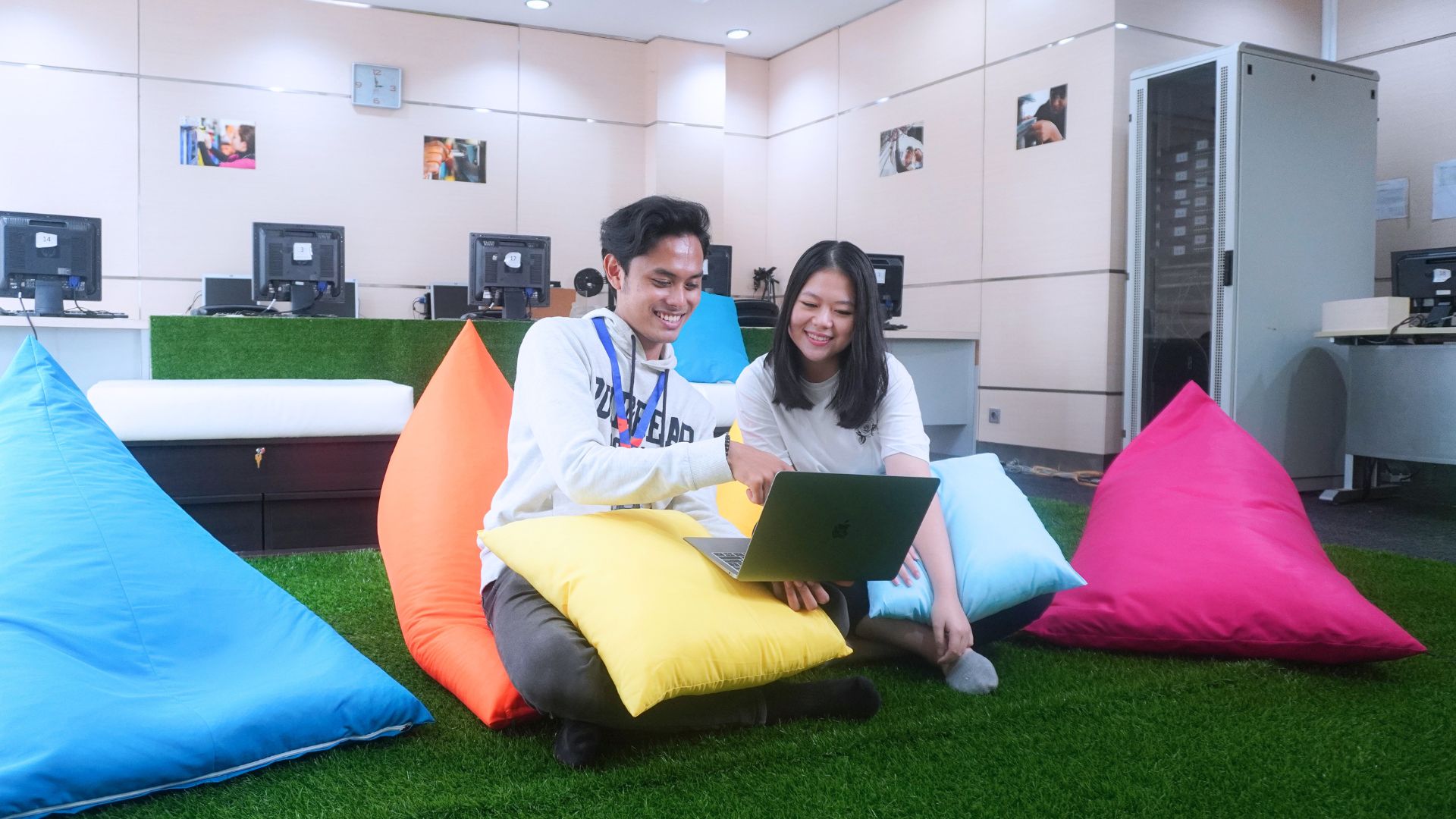 Menjelajahi Creative Hub Universitas Bakrie: Ruang Kolaborasi Startup untuk Mahasiswa Baru